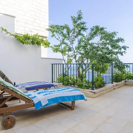 Apartment Ploce Apartments- Two-bedroom With Terrace And Sea View - Frana Cale 24 Street