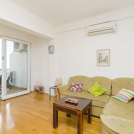 Апартаменты Two-bedroom With Terrace And Sea View